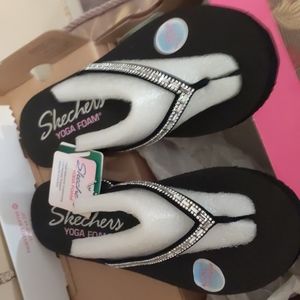 Stretchers yoga foam between the toe rhinestone sandals. Size 7